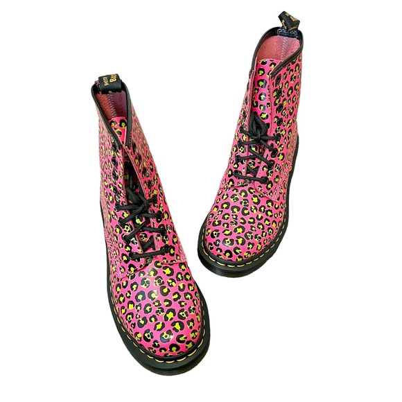 Dr. Martens 1460 Leopard Smooth Leather Lace Up Boots, size 7, New in Box - Picture 11 of 12